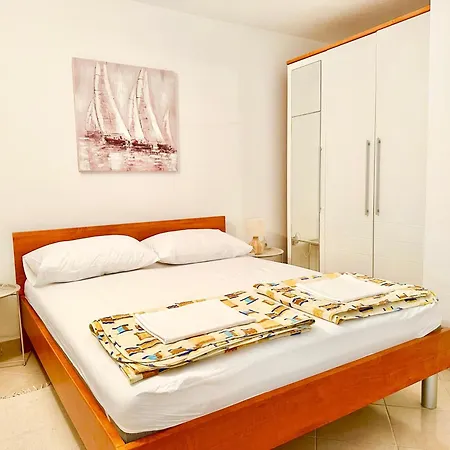 Apartman Seabreeze Mustel In - Adults Only